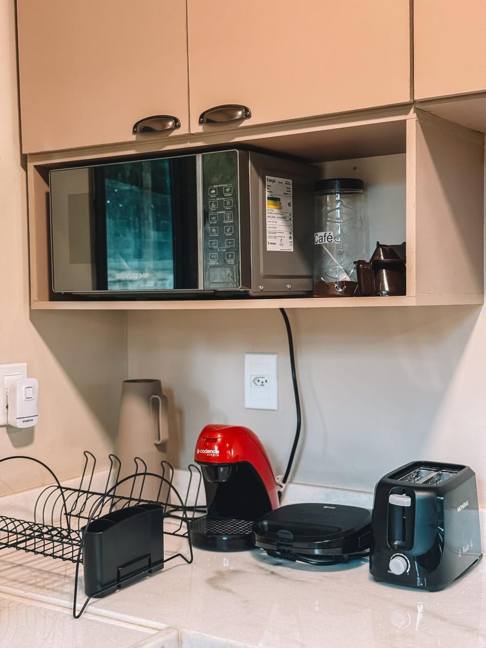 Coffee/tea facilities, Communal kitchen, microwave, toaster