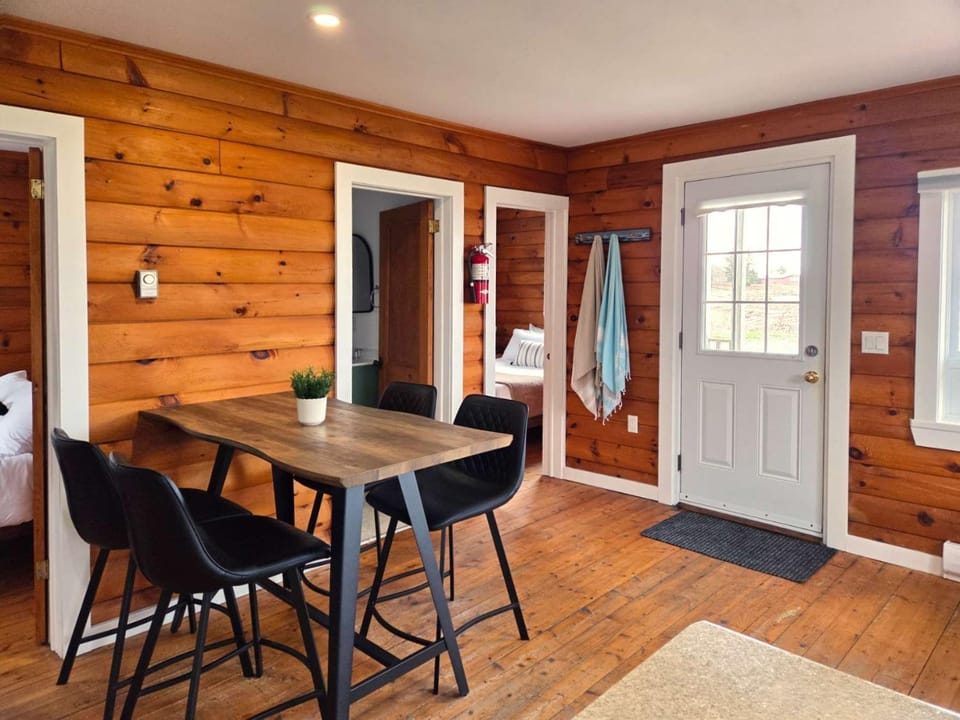Hunts Point 2-BR Coastal Retreat - Cottage # 1 House in Nova Scotia