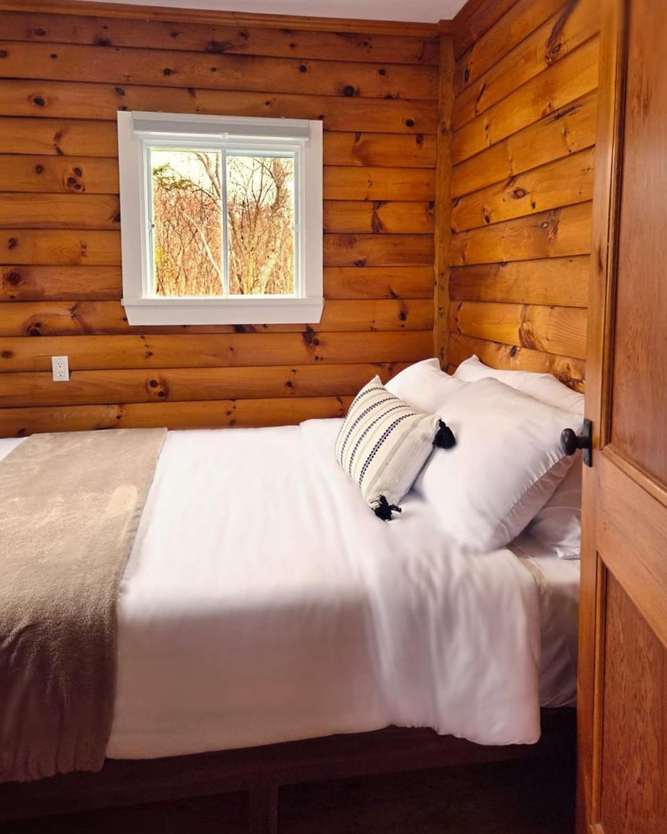 Hunts Point 2-BR Coastal Retreat - Cottage # 3 House in Nova Scotia