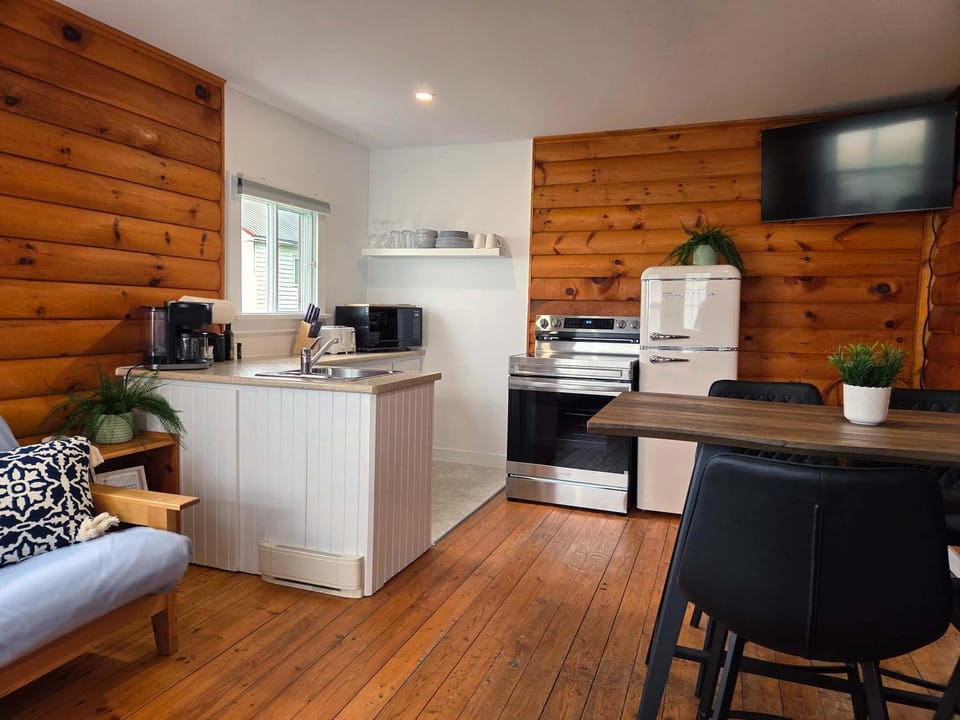 Hunts Point 2-BR Coastal Retreat - Cottage # 4 House in Nova Scotia