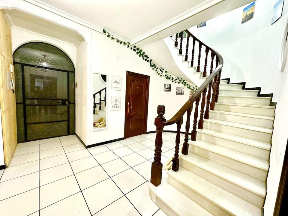 9 Rooms - Yellow House House in Huelva