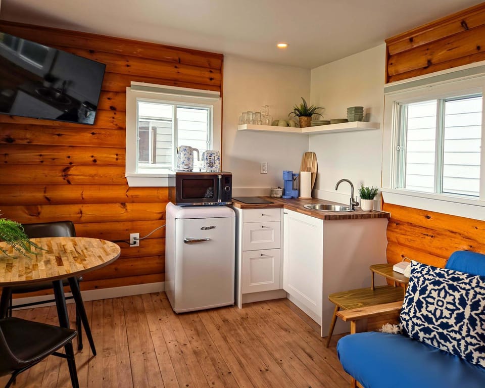 Hunts Point 1-BR Coastal Retreat - Cottage # 7 House in Nova Scotia