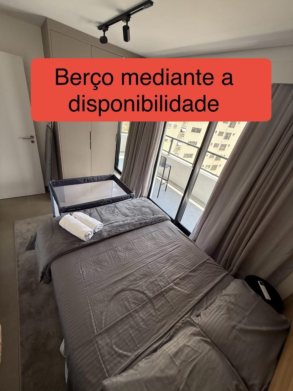 Bedroom, cot