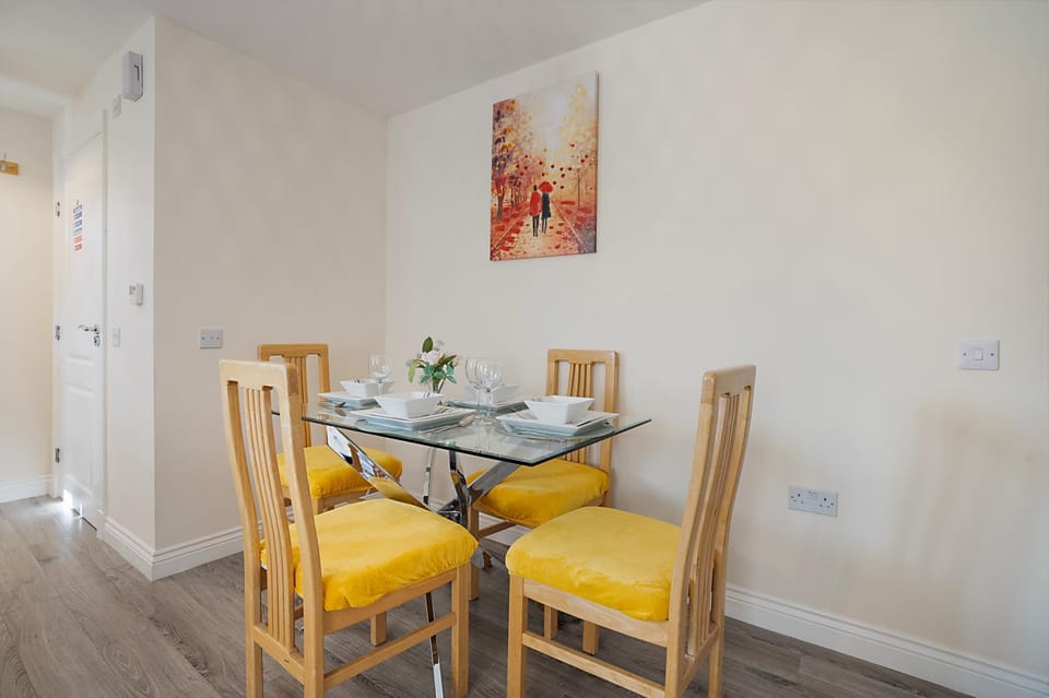 Seating area, Dining area