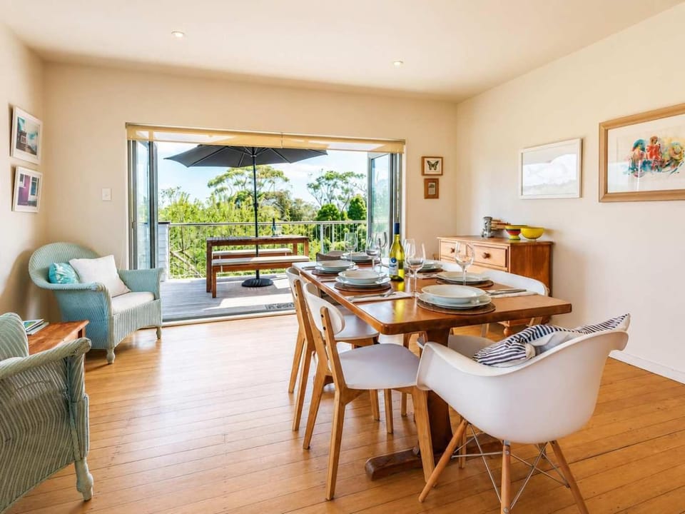 Beachlovers Onetangi - Stay Waiheke House in Auckland Region