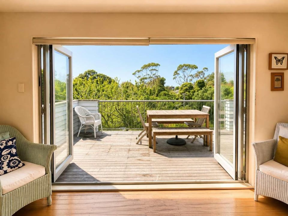 Beachlovers Onetangi - Stay Waiheke House in Auckland Region