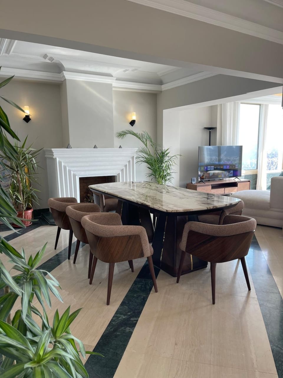 Communal lounge/ TV room, Living room, Seating area, Dining area, Evening entertainment