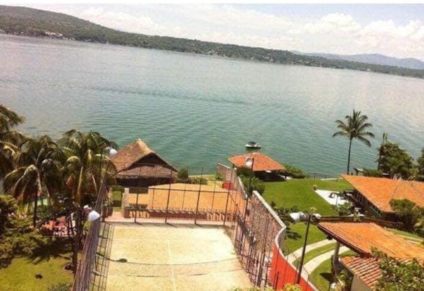 Casa Mandarina House in Tequesquitengo