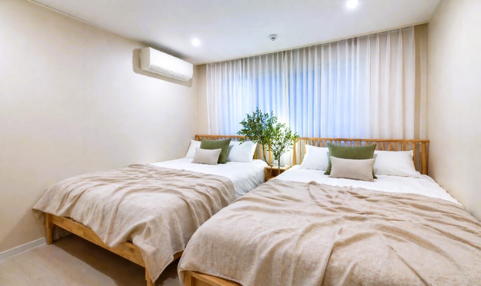 Bed, Bedroom, air conditioner