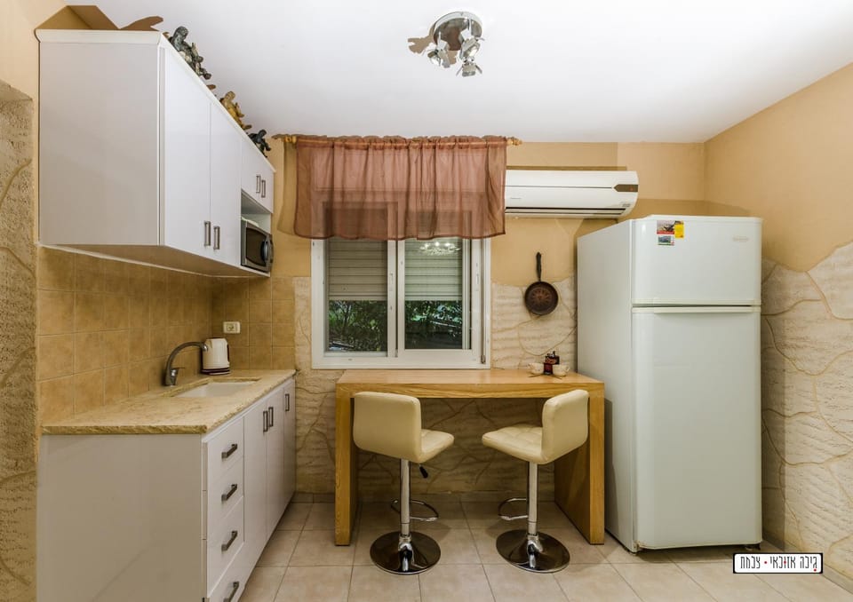 Coffee/tea facilities, Kitchen or kitchenette, Dining area