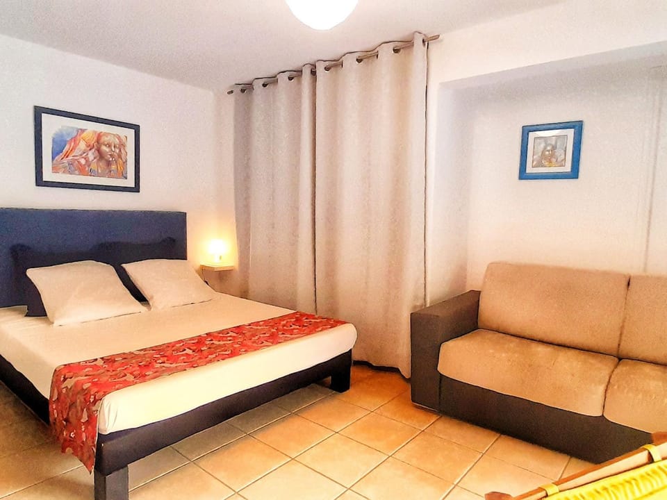 Studio calme pour deux personnes, accès PMR, proche golf et plages - FR-1-786-44 Apartment in Saint-Leu