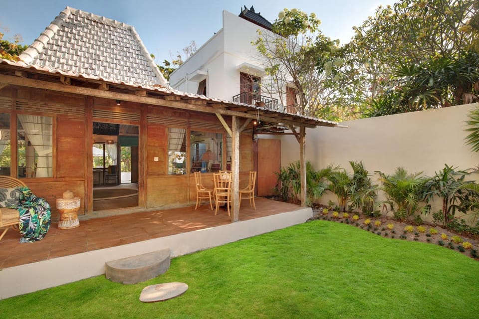 Property building, Patio, Garden