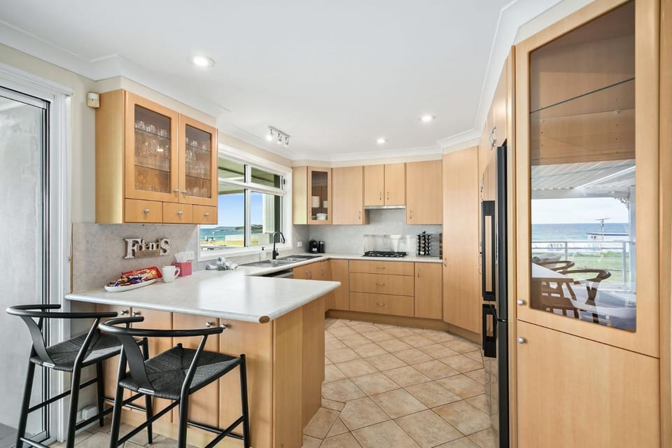 Surfside Solace House in Wollongong