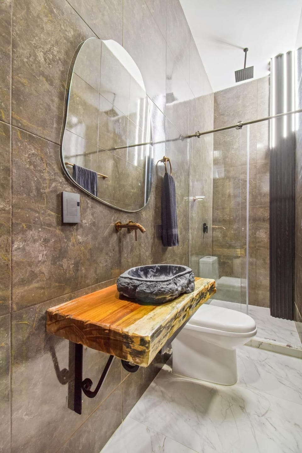 Shower, Toilet, Bathroom, Bath, towels
