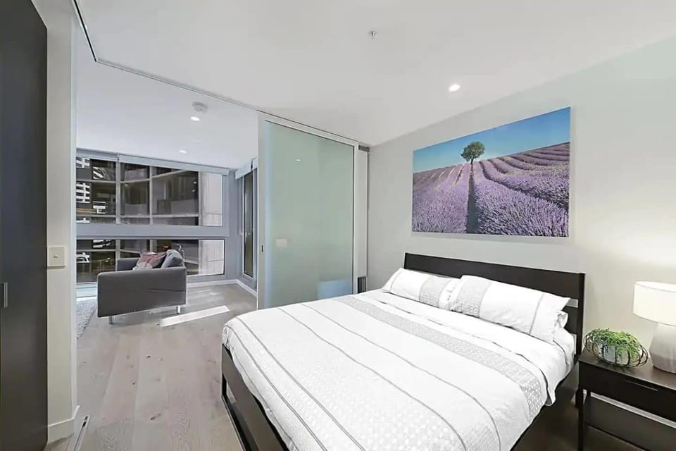 Stylish & Cozy CBD Stay Steps from Southern Cross Apartment in Melbourne