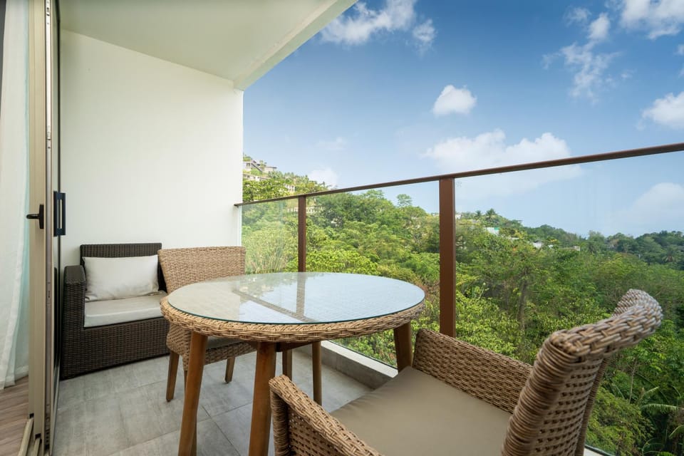 Day, View (from property/room), Balcony/Terrace, Seating area, Mountain view