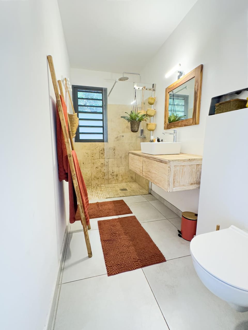 Toilet, Bathroom, towels