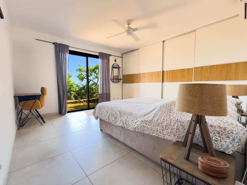 Bed, Bedroom, air conditioner