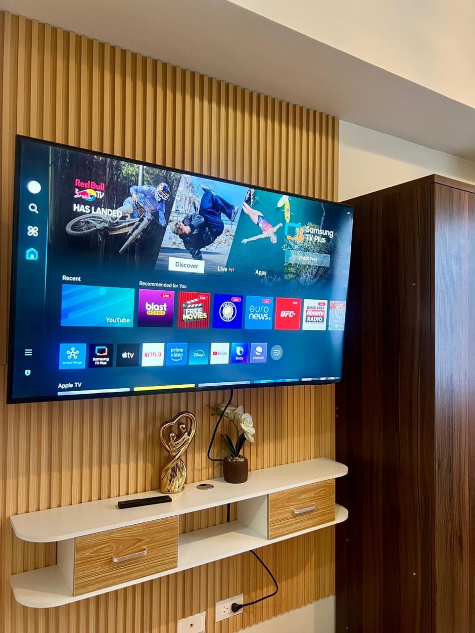 Communal lounge/ TV room, TV and multimedia, Evening entertainment