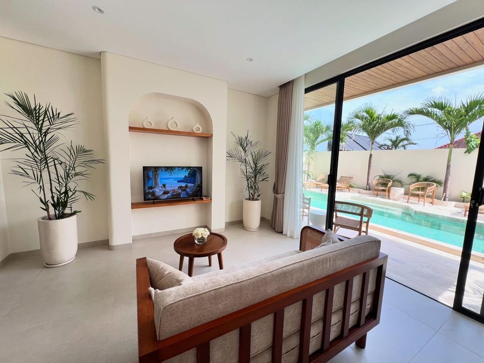 Living room, Pool view