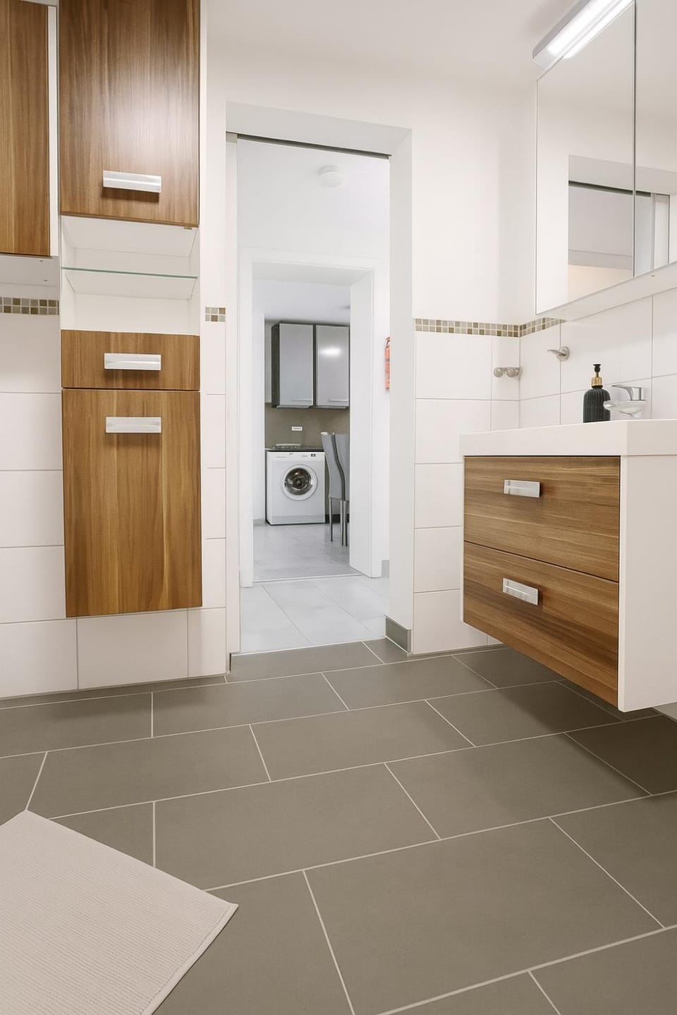 Bathroom, Kitchen or kitchenette