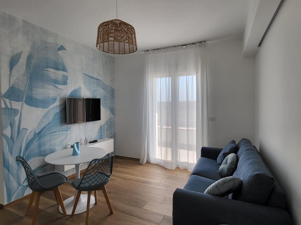 Living room, Seating area, Evening entertainment