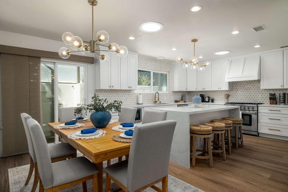 Point Loma Gem - 3BR with Stunning Views on Canon St House in Point Loma