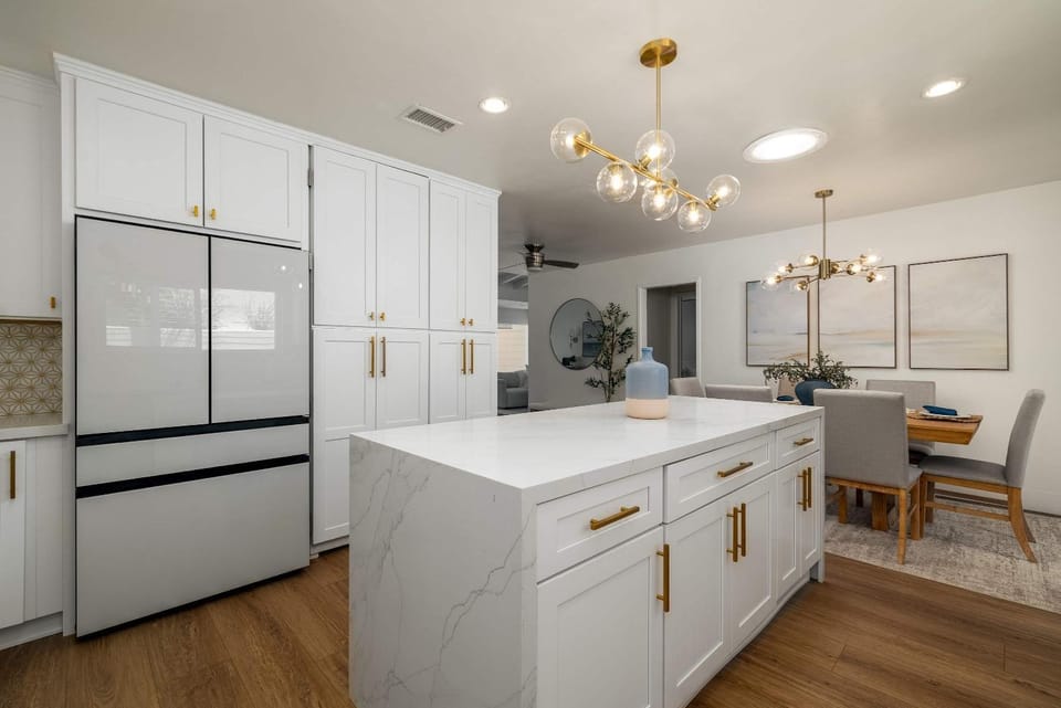 Point Loma Gem - 3BR with Stunning Views on Canon St House in Point Loma