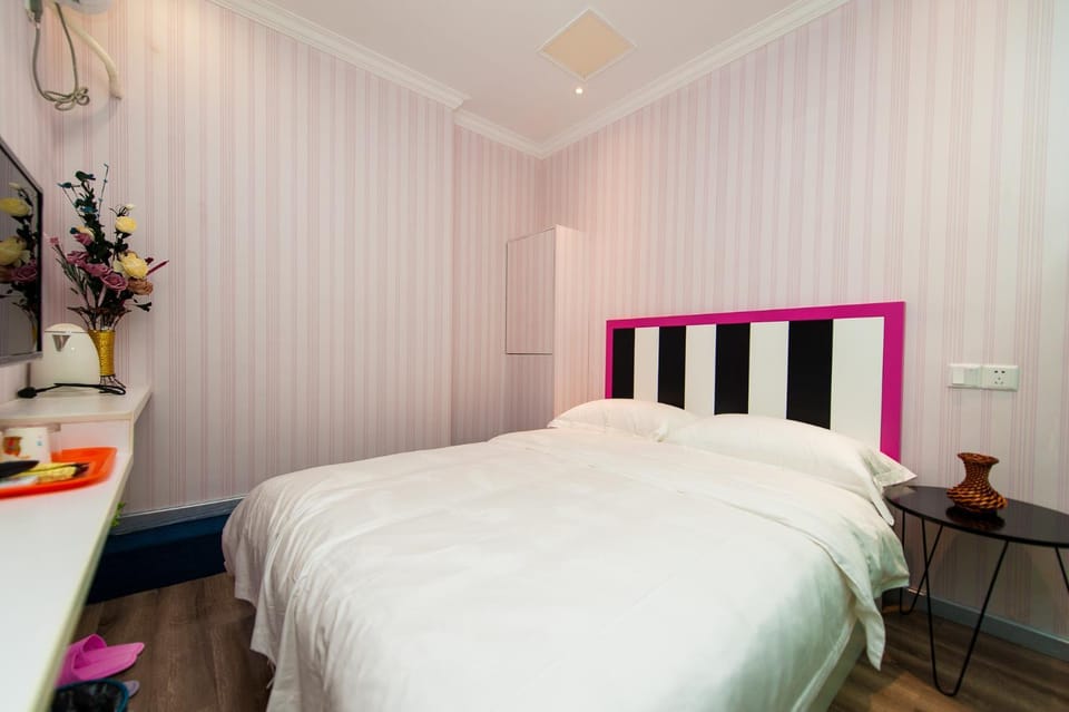 Weiyi Boutique Hotel Bed and Breakfast in Wuhan