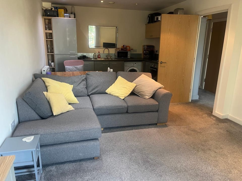 Sunny apartment with balcony Apartment in High Wycombe