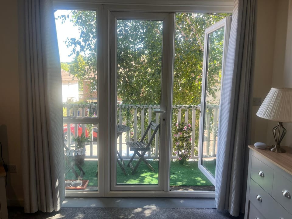 Sunny apartment with balcony Apartment in High Wycombe