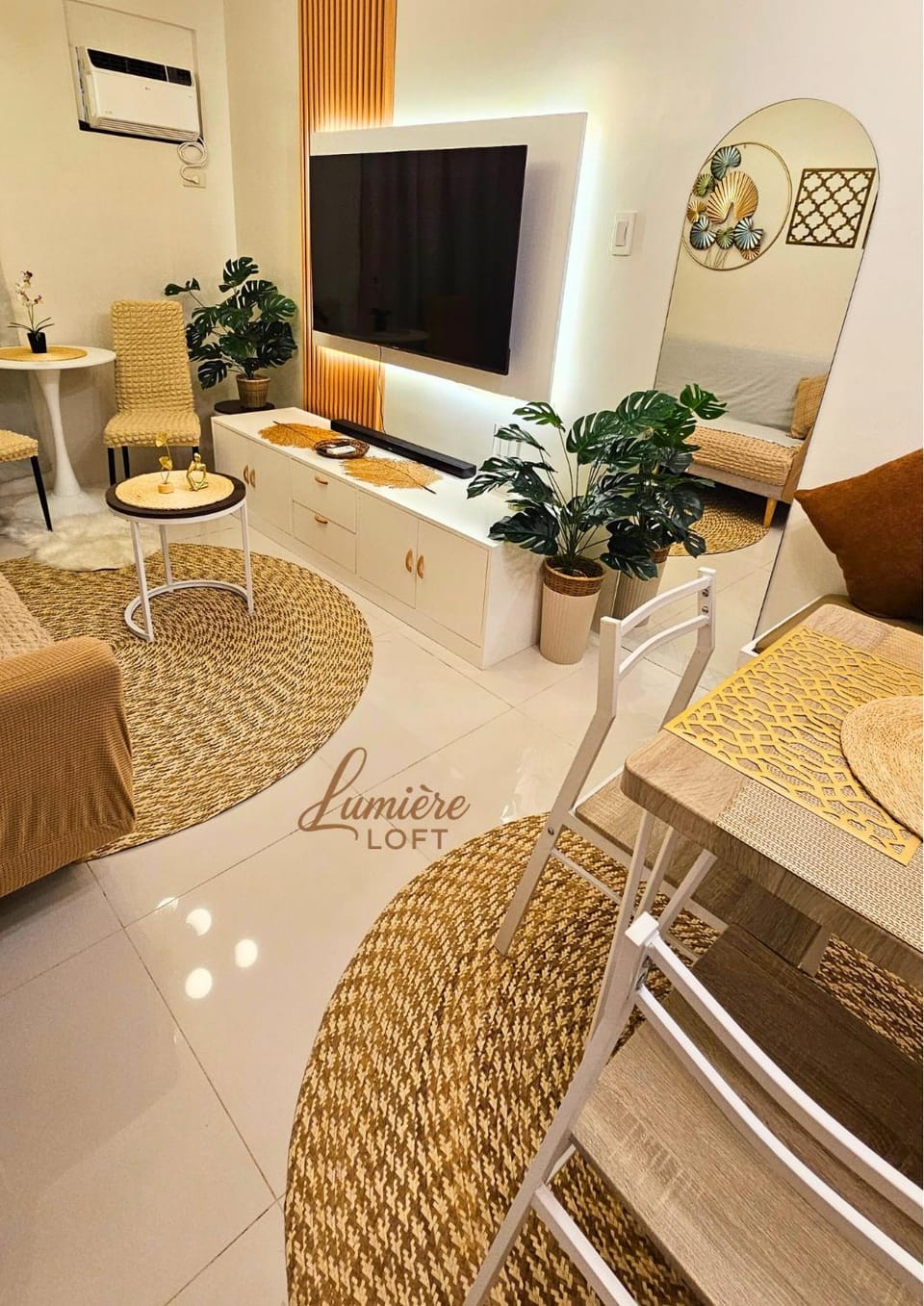 Communal lounge/ TV room, TV and multimedia, Living room, Evening entertainment, Area and facilities, Entertainment, Family, internet