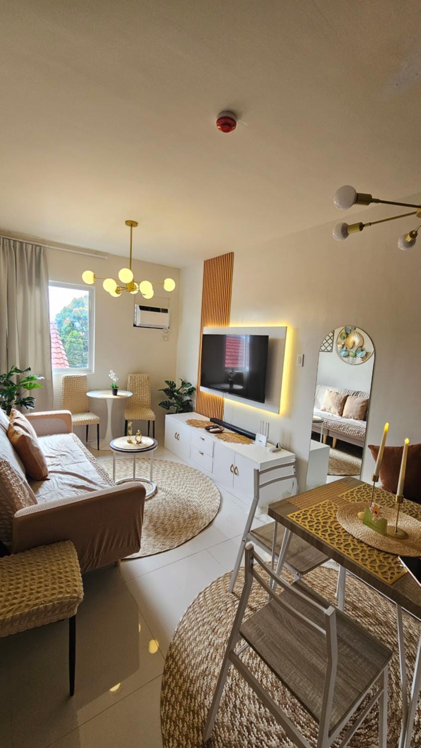 Day, Living room, Entertainment, Time of day, Family