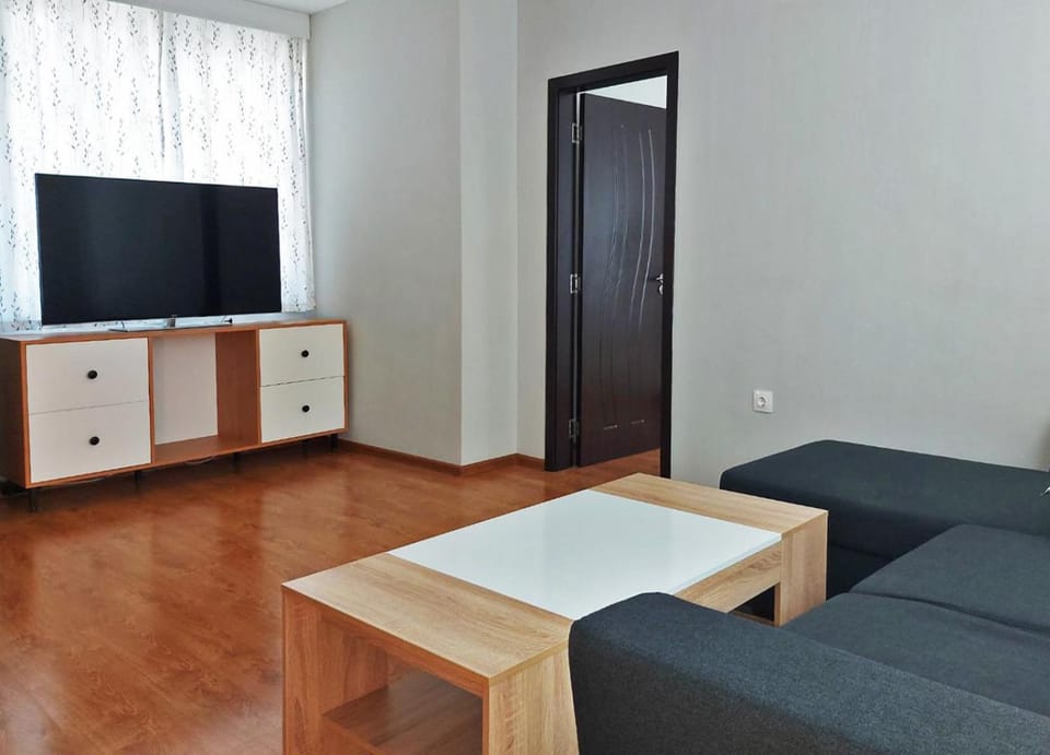 Communal lounge/ TV room, TV and multimedia, Living room, Seating area