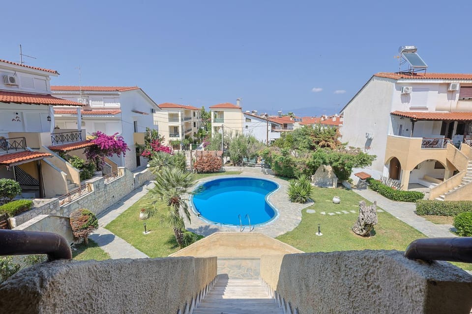 Spring, Day, Garden, Garden view, Pool view, Swimming pool