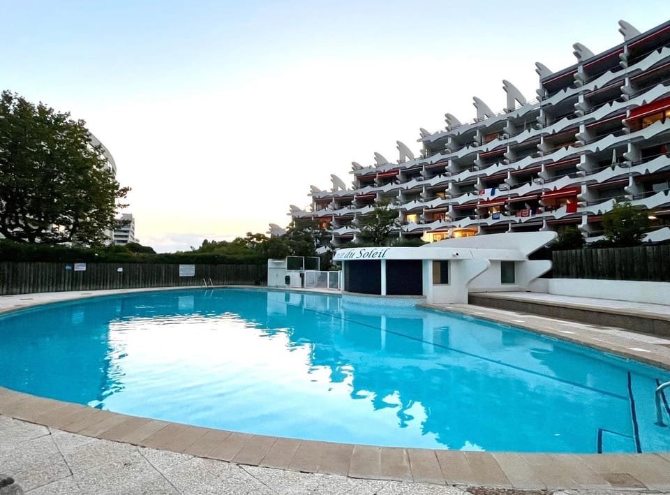 Property building, Pool view, Swimming pool, children