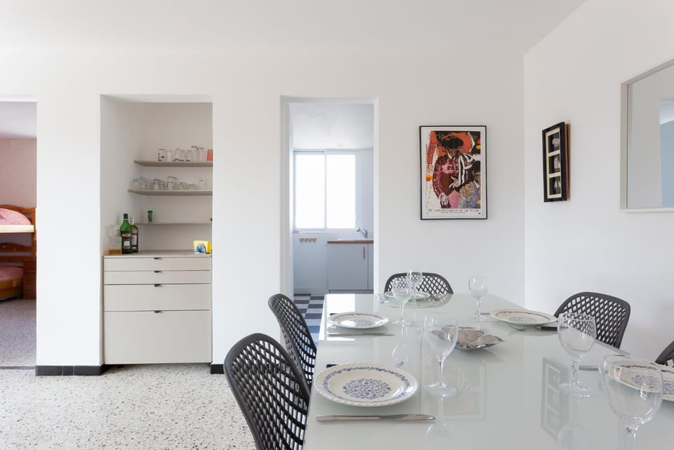 Chez Claude - Spacieux appartement climatisé proche de la plage Apartment in Le Grau-du-Roi