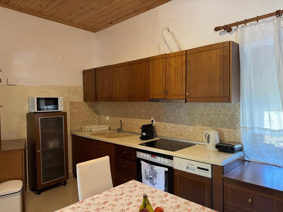 Granny's House House in Nikiti