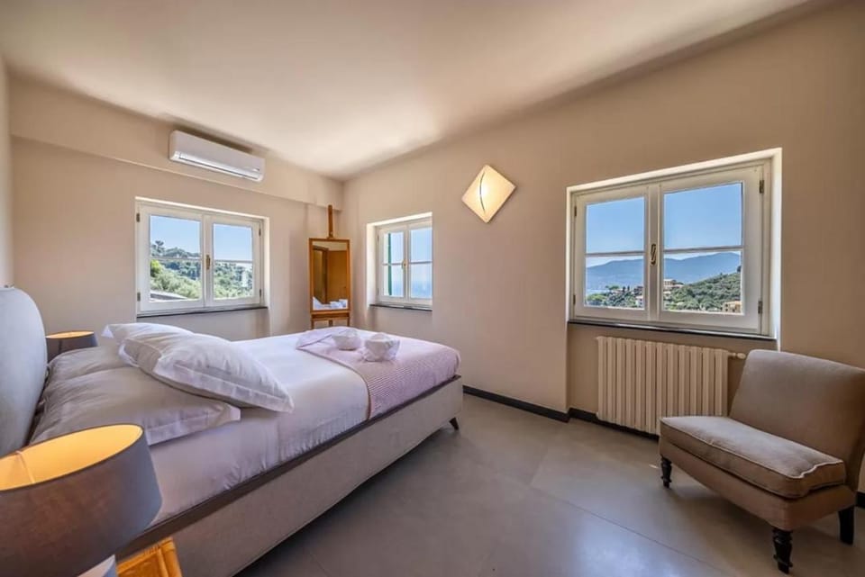 Bedroom, air conditioner
