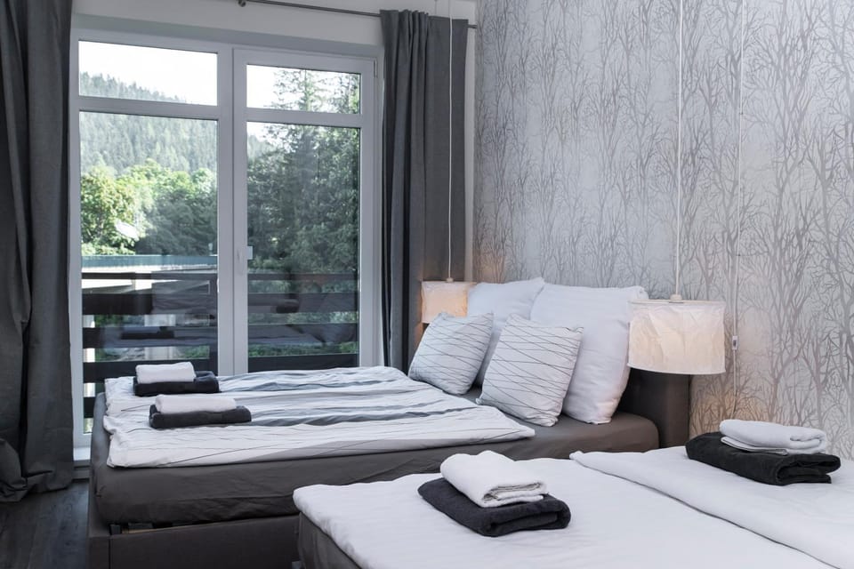 Bed, Photo of the whole room, Bedroom, towels