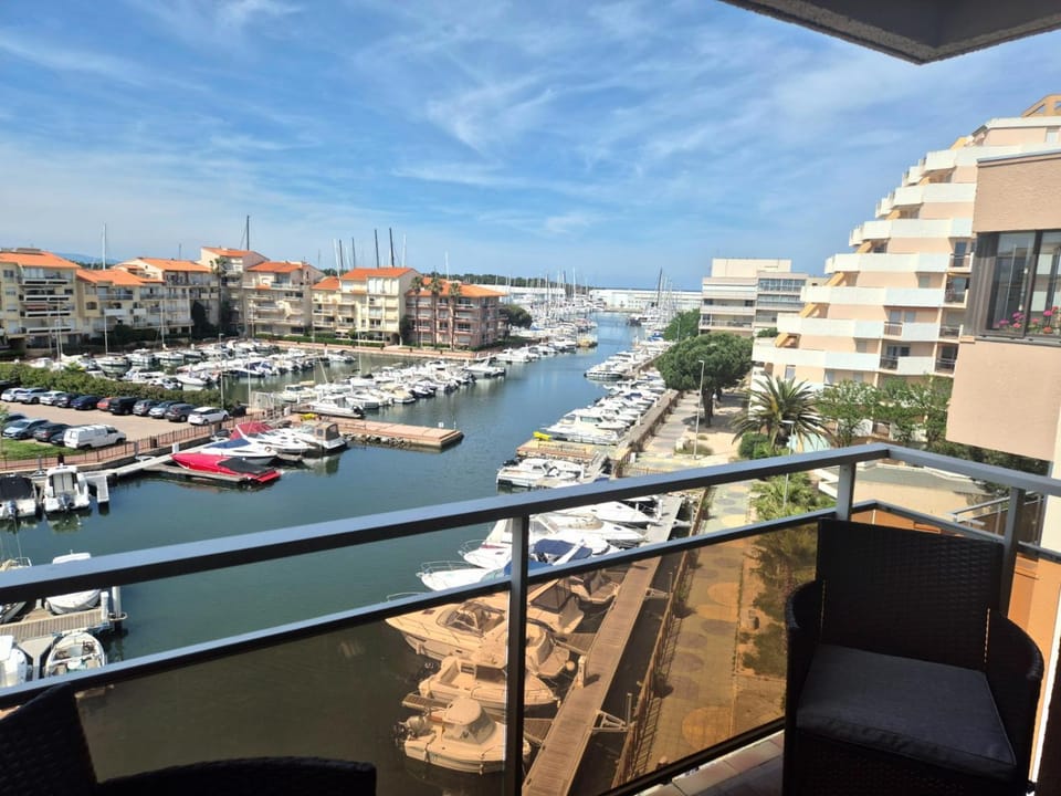 Property building, Patio, Day, Natural landscape, View (from property/room), Balcony/Terrace, River view, Sea view
