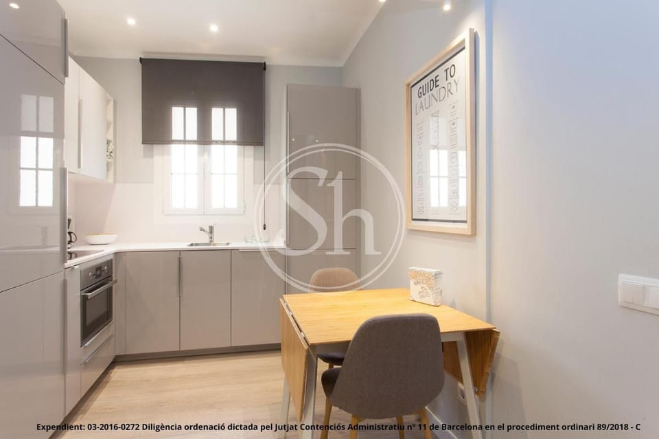 Kitchen or kitchenette, Dining area, dishwasher, stove