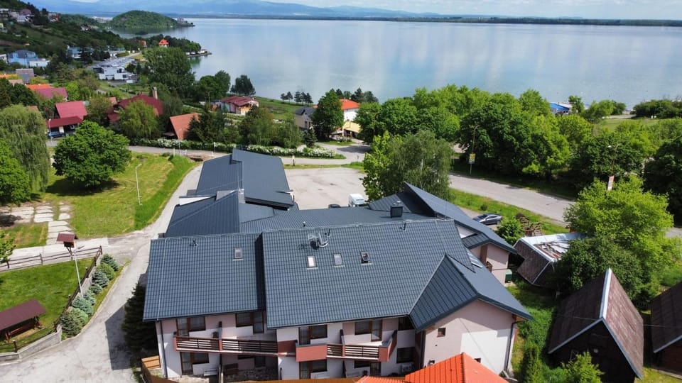 Property building, Bird's eye view, Lake view, Street view