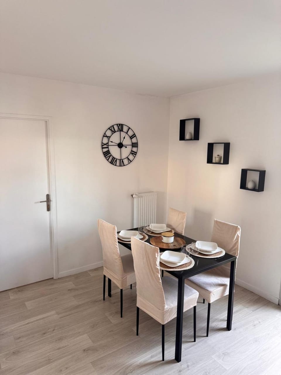 Appartement moderne proche La Défense Apartment in Île-de-France