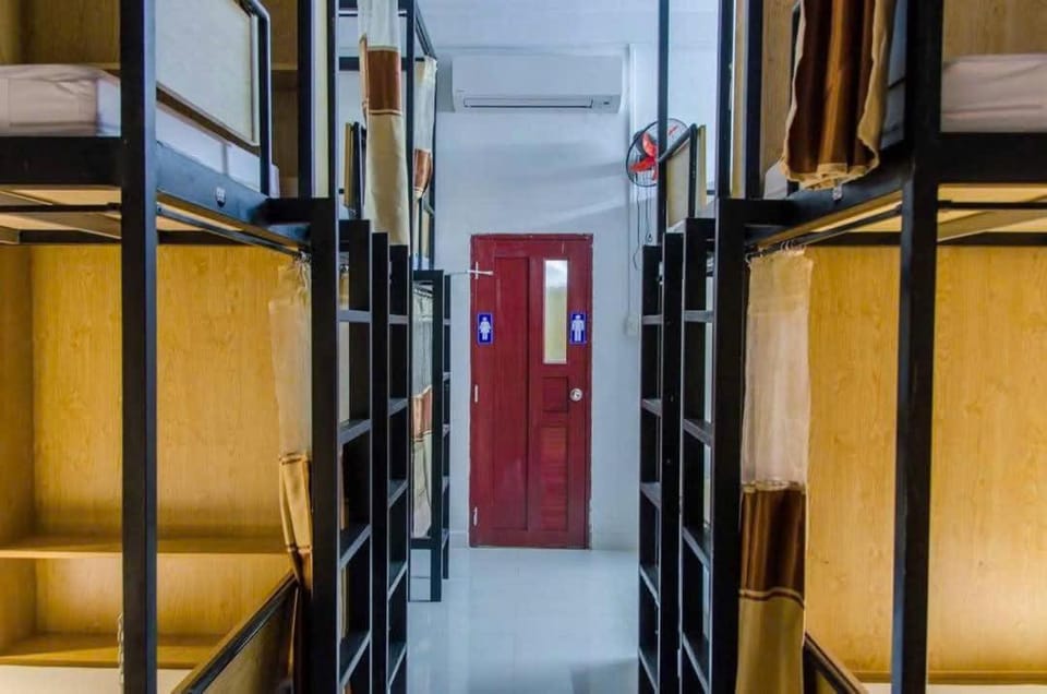 Bed, Photo of the whole room, Bedroom, bunk bed, wardrobe
