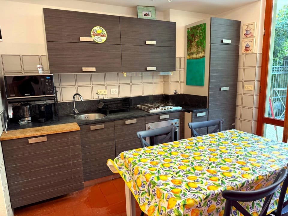 Lemon Home garden parking - Renovated 2026 Apartment in Levanto