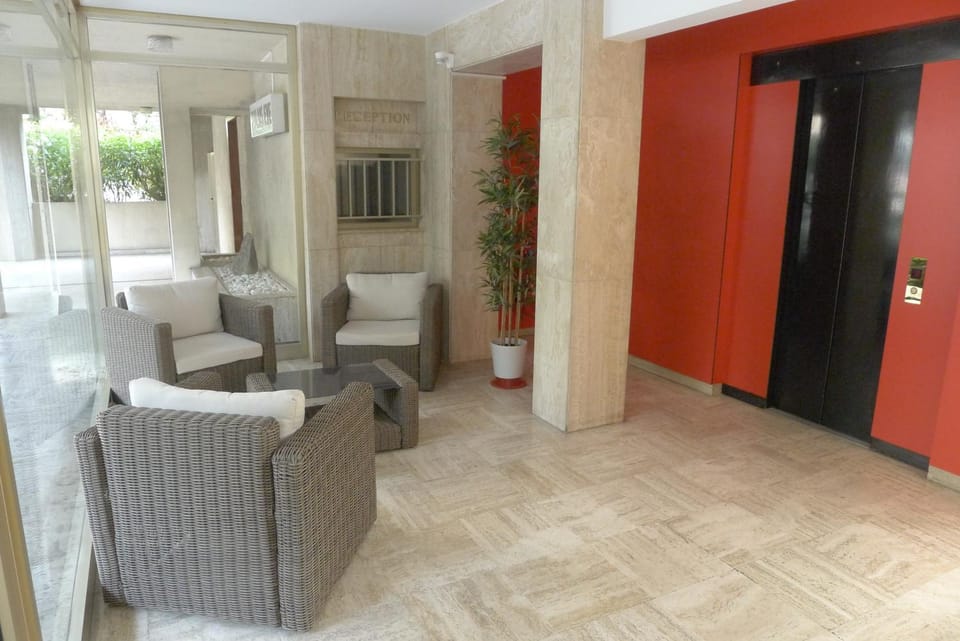 Studio à 100 mètres de la plage et de la Croisette Apartment in Cannes