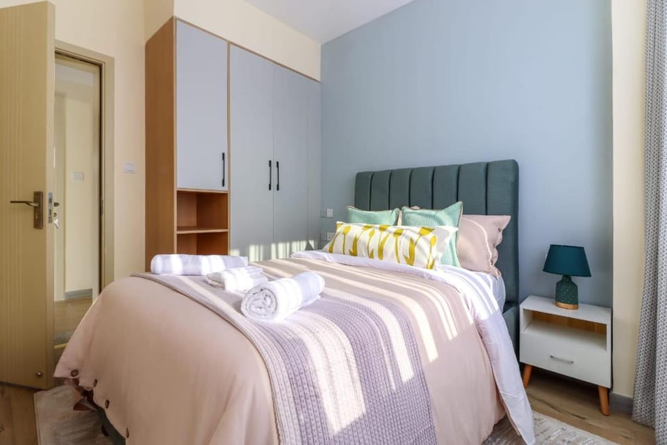 lovely two bedroom apartment with heated swimming pool well equipped gym ample parking space children playing ground and unbeatable scenic city views Apartment in Nairobi