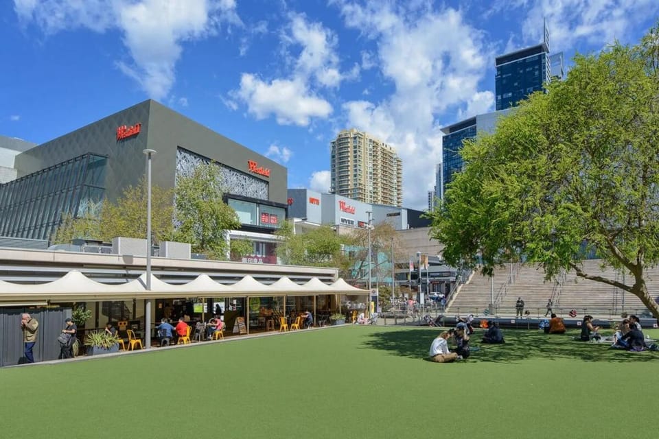 Chatswood walk to Train Station Shopping center Apartment in Sydney