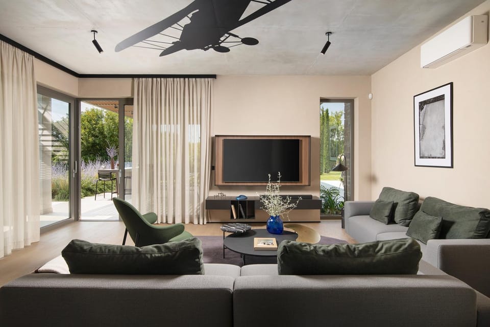 Living room, Seating area